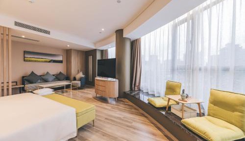 Deluxe Double Room with Partial View