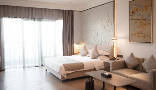 Deluxe Queen  or Twin Room with Sea View