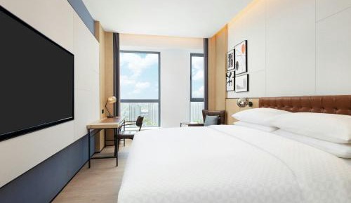 Traditional King Room with City View