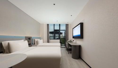 Superior Courtyard Twin Room
