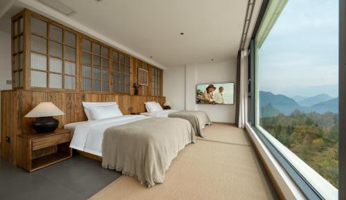 Twin Room with Shower