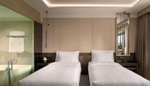 Deluxe River View Room Twin