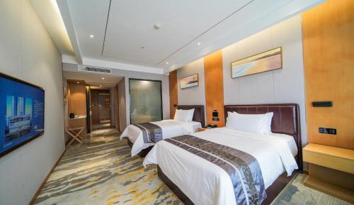 Deluxe Double Room (2 Adults + 1 Child)
