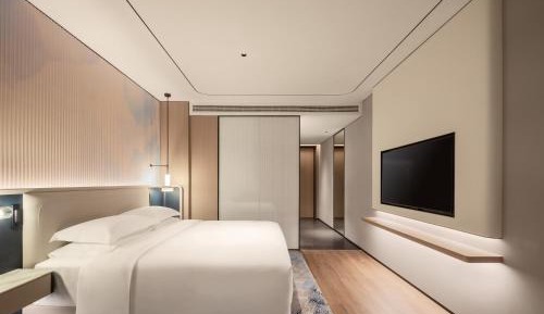 Business King Room