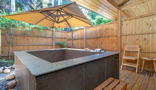Courtyard Private Hot Spring Room 
