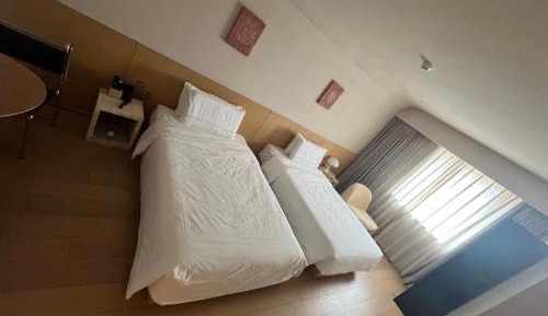 Jimu Twin Room with City View