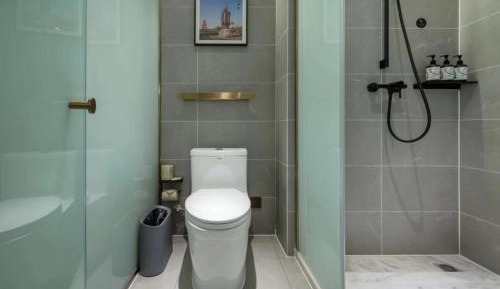 Comfort Queen Room 