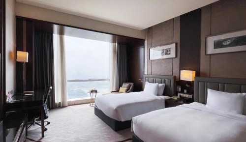 1 King Premium Lake View Lounge Access
