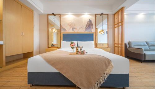 Suite with Garden View