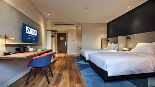 Standard Room with Two Single Beds - Accessible