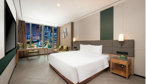 Premium King Room with City View