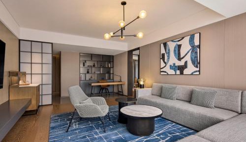 Luxury Suite 