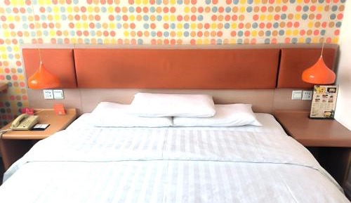 Business Queen Room