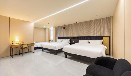 Luxury Triple Room