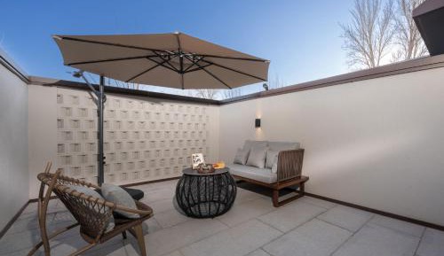 Executive Twin Room with Courtyard