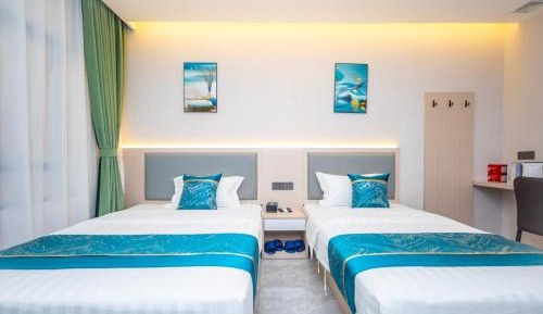 Deluxe Double Room (2 Adults + 1 Child)