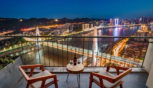 Three-Bedroom Premium Apartment with Balcony