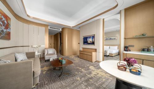 Deluxe King Suite