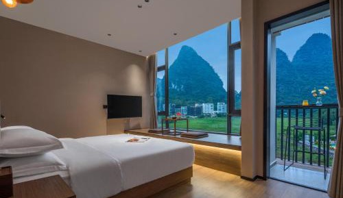 Balcony Queen Room