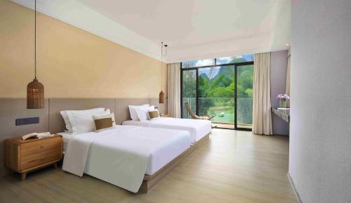 Twin Room with Balcony