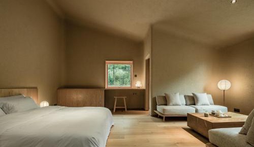 Deluxe Double Room with Shower