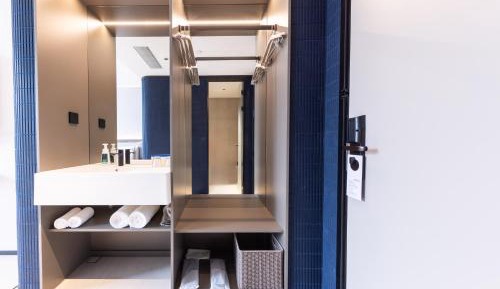 Standard Double Room with Inner Window
