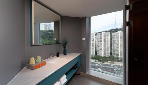 Deluxe King Room With Mountain View