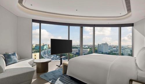 One-Bedroom King Suite