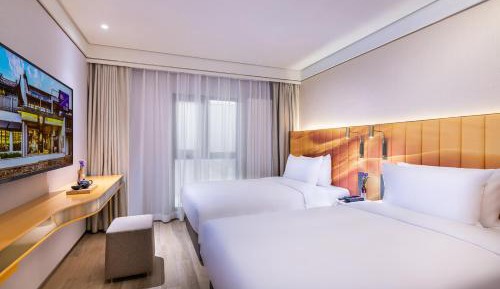 Standard Double Room with Shared Bathroom