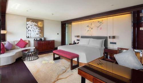 Premium King Room