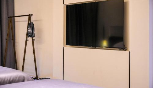Deluxe King Suite