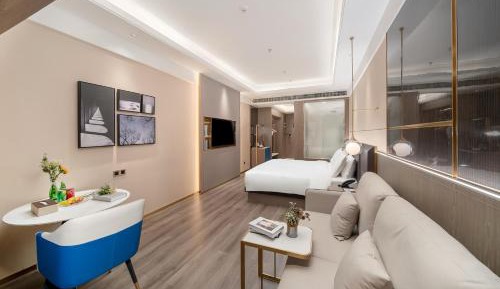 Executive City View Queen Room