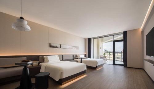 Premier Twin Room with City View