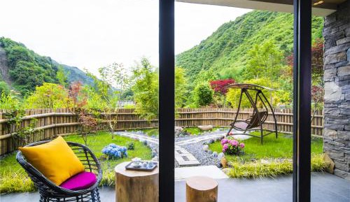 King Room with Garden View