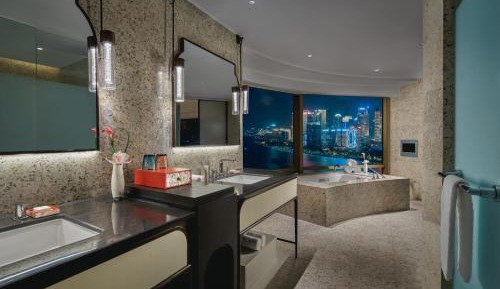 Standard King Suite