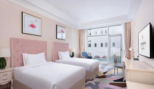 Twin Room with Balcony