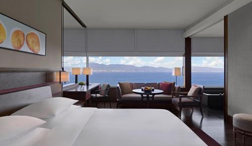 1 King Bed Panoramic Ocean View