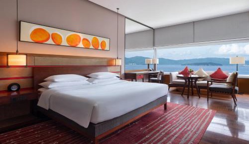1 King Bed Ocean View Premium