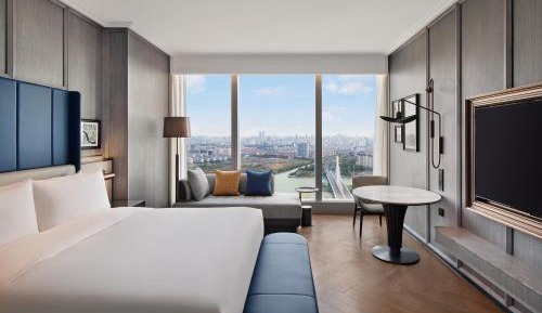 Executive River View Suite
