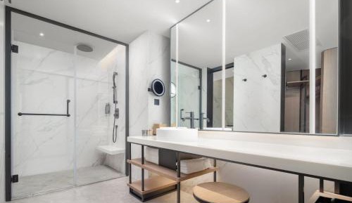 One-Bedroom Family Suite with City View