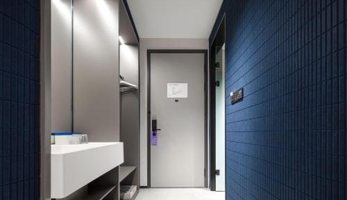 Light Twin Room