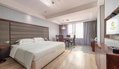 Deluxe King Room