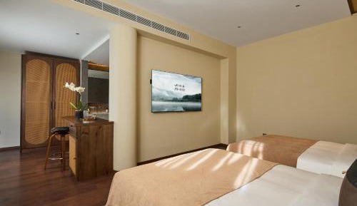 Twin Room with Lake View