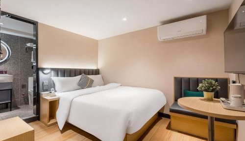 Double Room with Private Bathroom without window