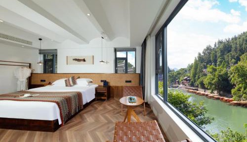 Queen Room with Spa Bath