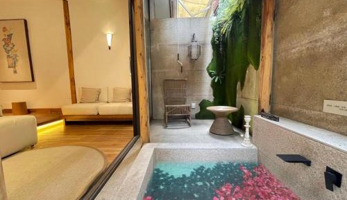 Double Room with Private External Bathroom