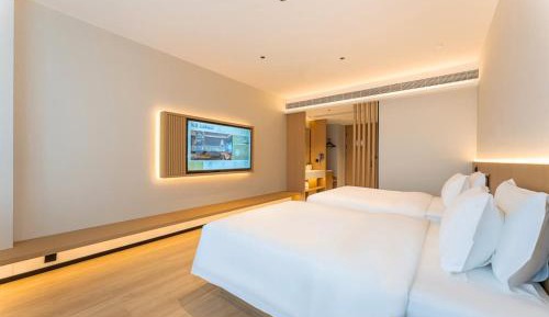 Twin Room with View
