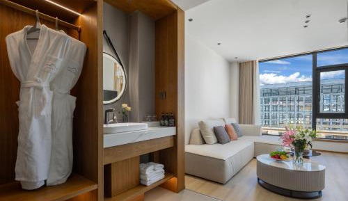 Superior King Suite