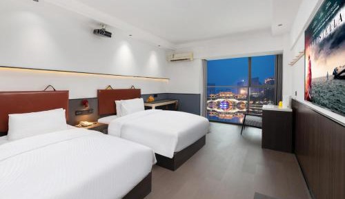 Projection Twin Room