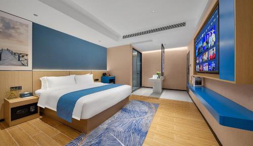 Bathtub King Room
